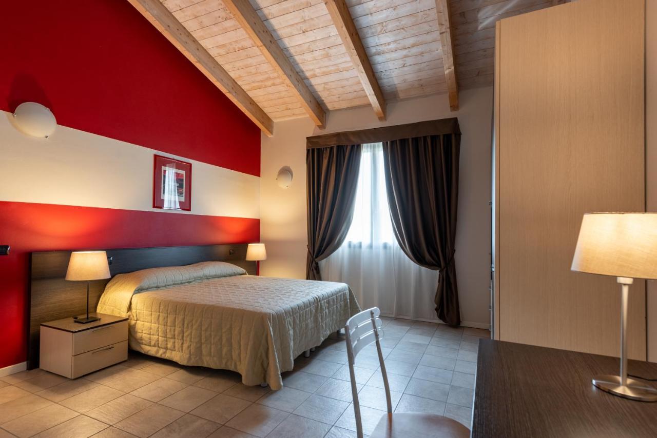 Hotel Maranello Village Extérieur photo