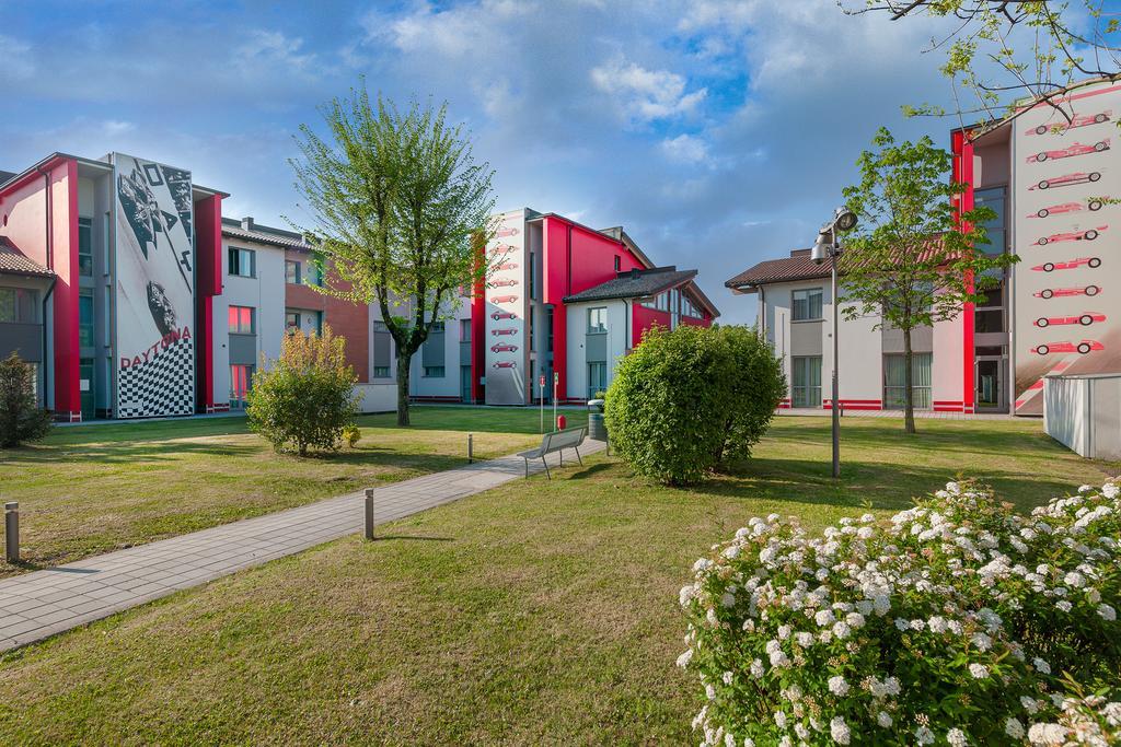 Hotel Maranello Village Extérieur photo