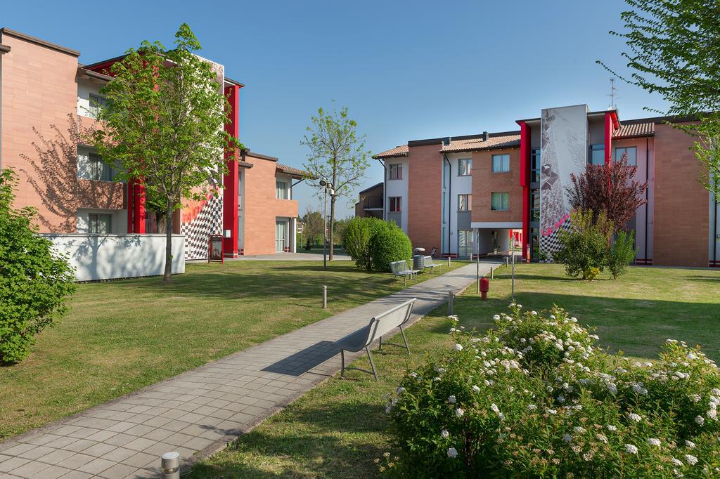 Hotel Maranello Village Extérieur photo