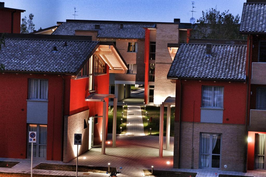 Hotel Maranello Village Extérieur photo